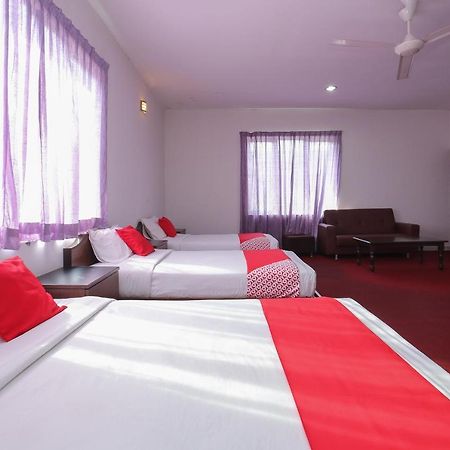 Oyo 8966 Dee Wana Resort 1 Pasir Puteh Exterior photo