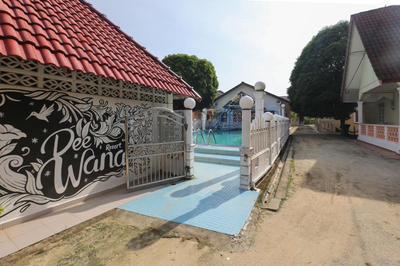 Oyo 8966 Dee Wana Resort 1 Pasir Puteh Exterior photo