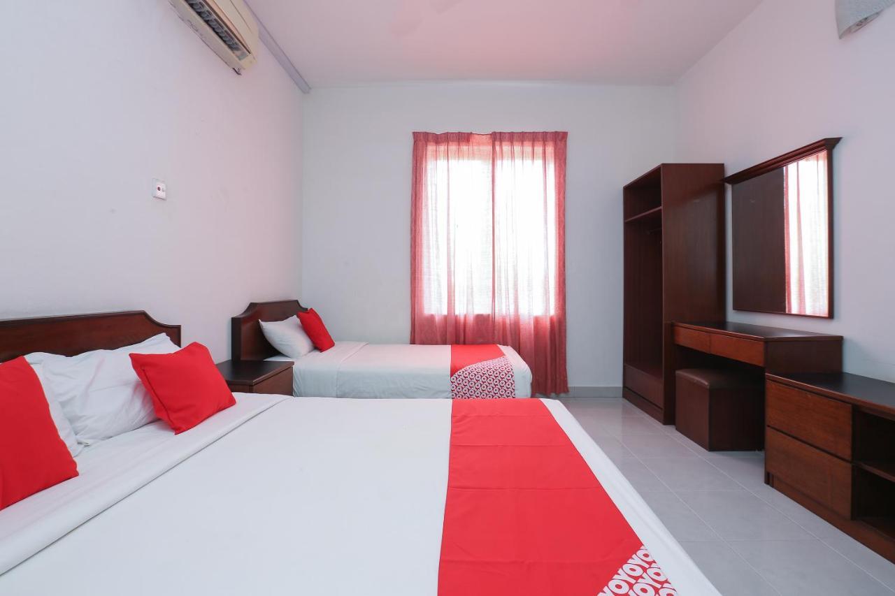 Oyo 8966 Dee Wana Resort 1 Pasir Puteh Exterior photo