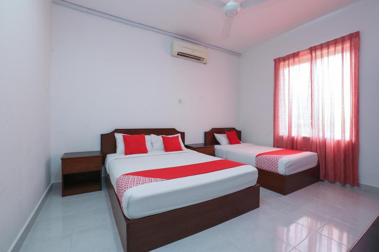 Oyo 8966 Dee Wana Resort 1 Pasir Puteh Exterior photo